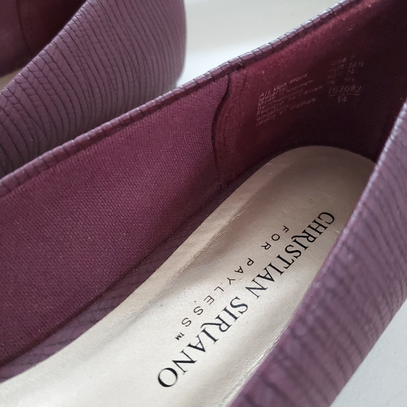 Christian Siriano | Pointed Textured Flats - Picture 3 of 5